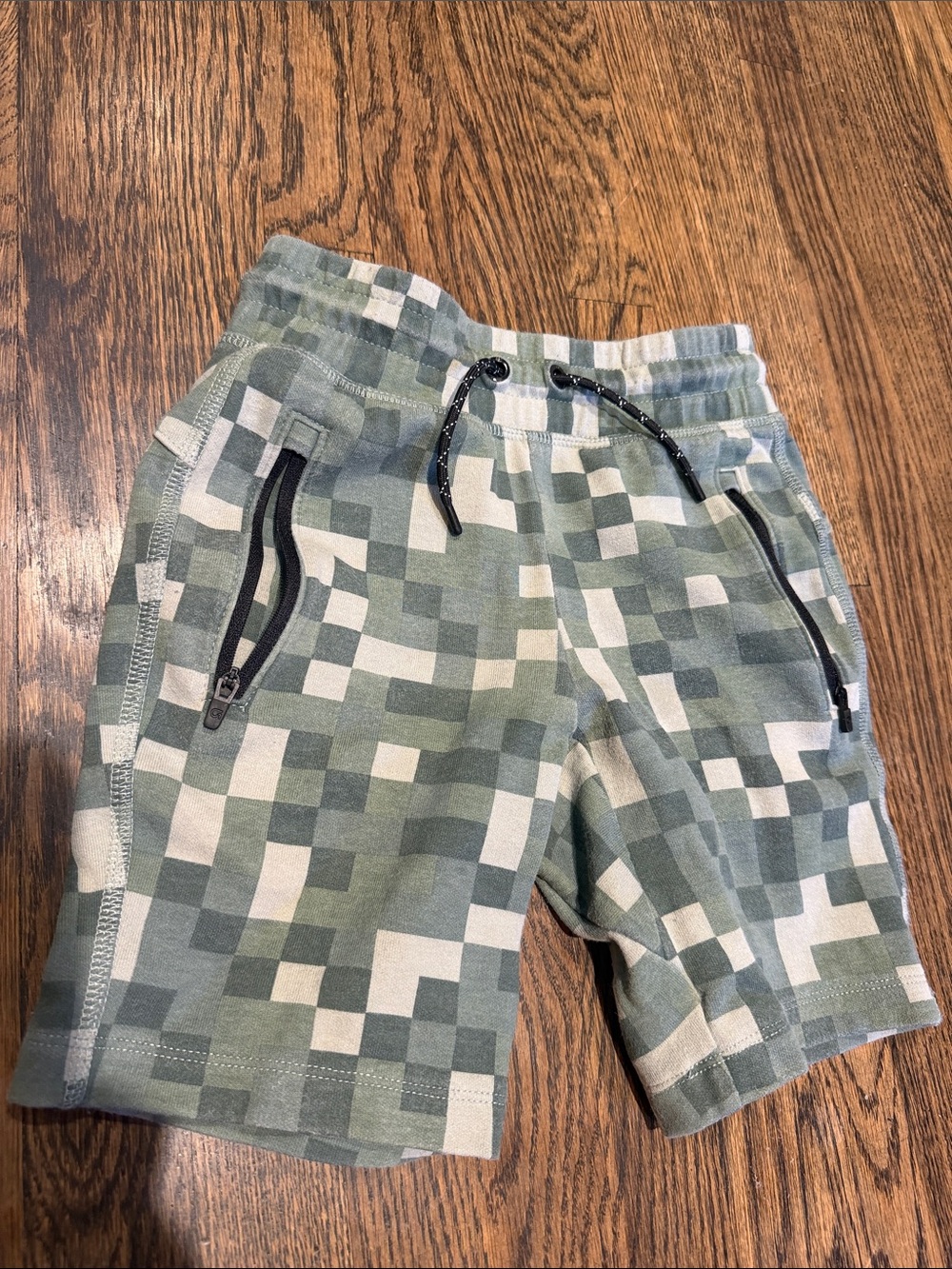 GAP kids Pixel Camo Minecraft Shorts size S 6/7